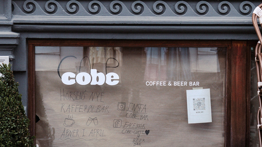 Cobe Coffee & Beer Bar - Vinduesdekoration for Cobe i Horsens